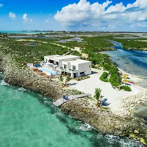  Villa Luxury Oceanfront Delivers Mind Blowing Views, Direct Access To The Ocean